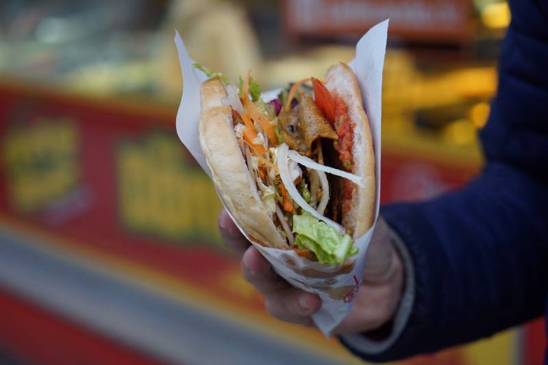 trouver un fournisseur de boîte à kebab en polystyrene proche de Paris 75. 